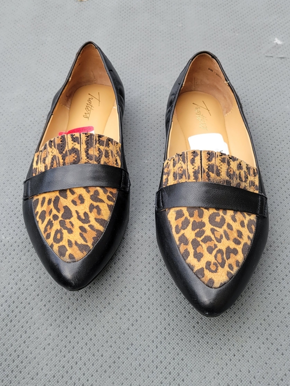 Trotters "Emotion" Black Leather/Animal Print Loafers Women's 9.5